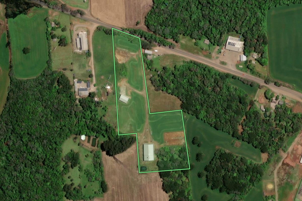 Imagem de satélite do imóvel rural em Casca (RS), com o contorno declarado no CAR desenhado por cima.