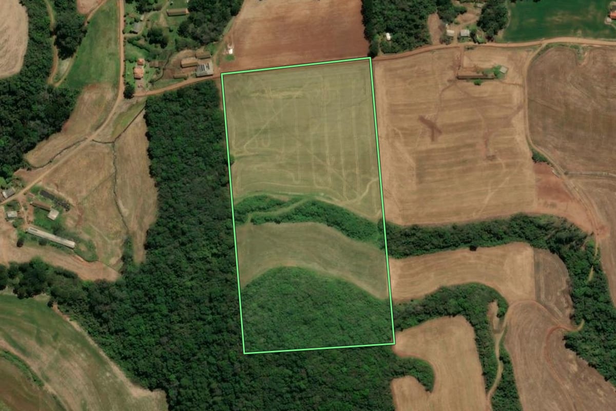 Imagem de satélite do imóvel rural em Casca (RS), com o contorno declarado no CAR desenhado por cima.