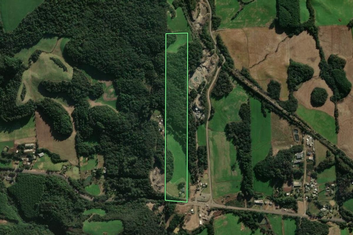 Imagem de satélite do imóvel rural em Casca (RS), com o contorno declarado no CAR desenhado por cima.