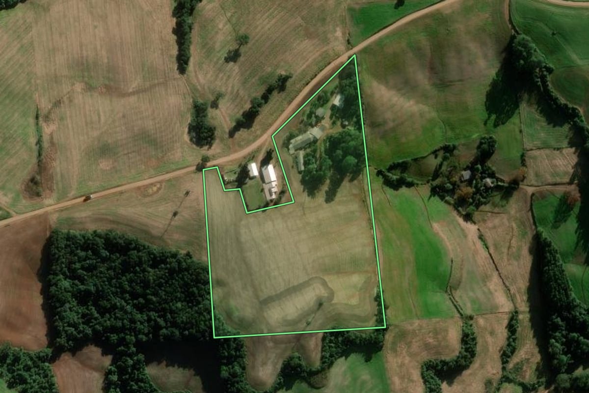 Imagem de satélite do imóvel rural em Casca (RS), com o contorno declarado no CAR desenhado por cima.
