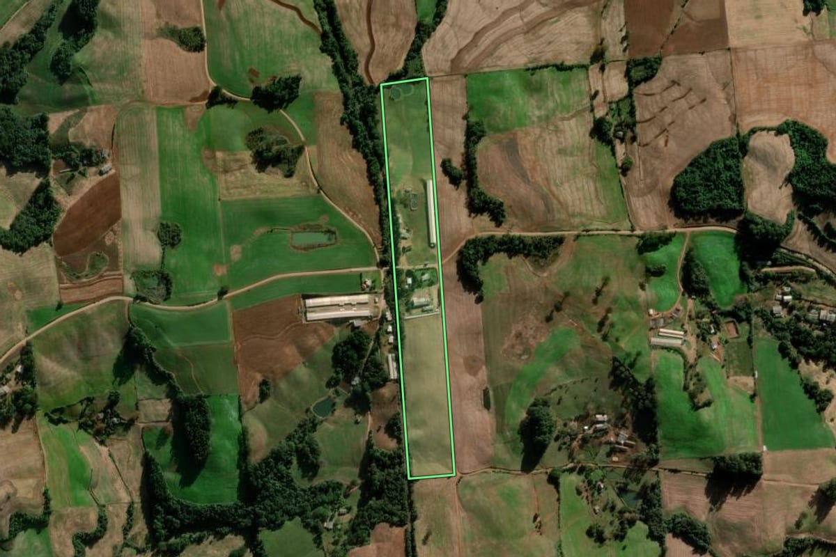 Imagem de satélite do imóvel rural em Casca (RS), com o contorno declarado no CAR desenhado por cima.
