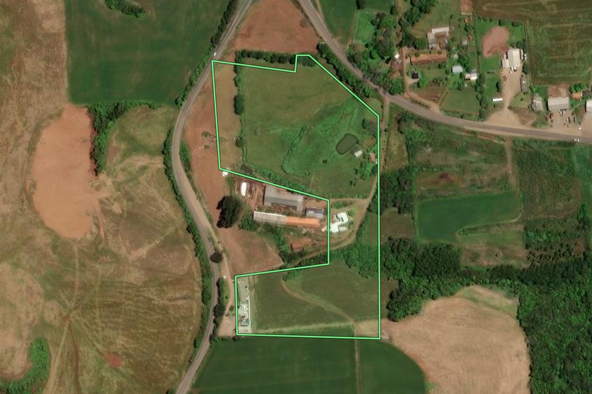Imagem de satélite do imóvel rural em Casca (RS), com o contorno declarado no CAR desenhado por cima.