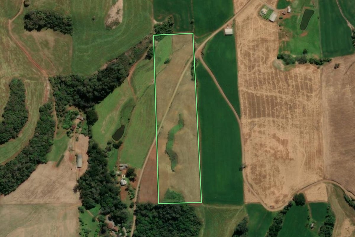 Imagem de satélite do imóvel rural em Casca (RS), com o contorno declarado no CAR desenhado por cima.