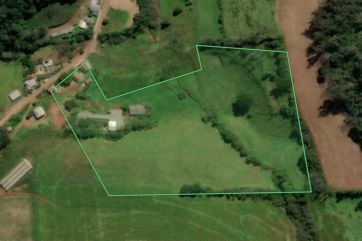 Imagem de satélite do imóvel rural em Casca (RS), com o contorno declarado no CAR desenhado por cima.