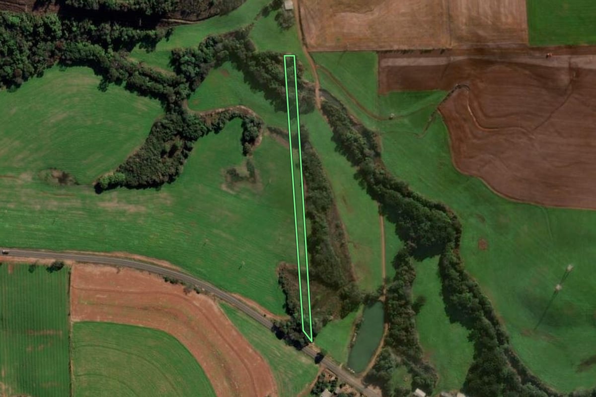 Imagem de satélite do imóvel rural em Casca (RS), com o contorno declarado no CAR desenhado por cima.