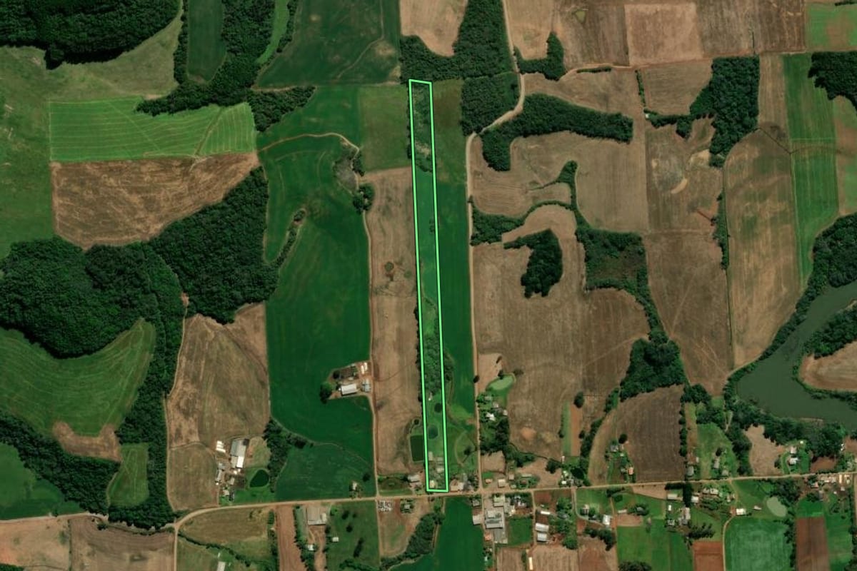 Imagem de satélite do imóvel rural em Casca (RS), com o contorno declarado no CAR desenhado por cima.