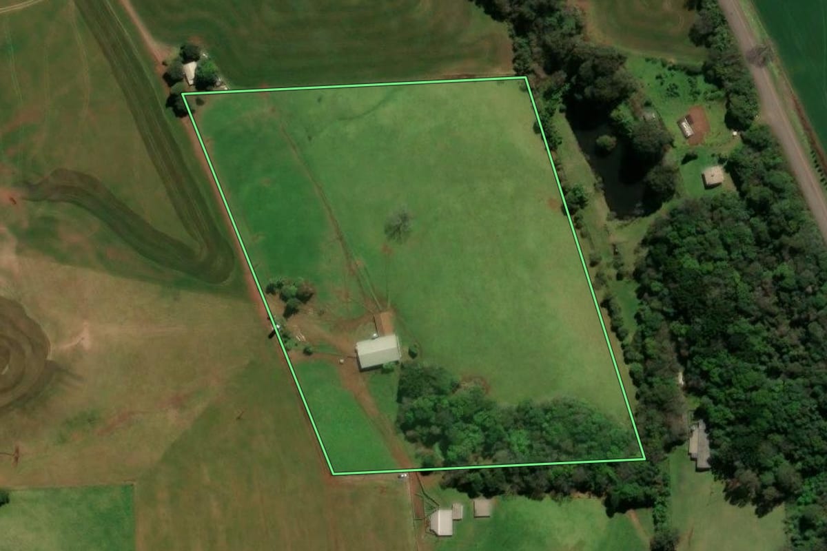 Imagem de satélite do imóvel rural em Casca (RS), com o contorno declarado no CAR desenhado por cima.