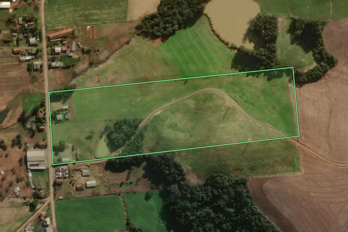 Imagem de satélite do imóvel rural em Casca (RS), com o contorno declarado no CAR desenhado por cima.