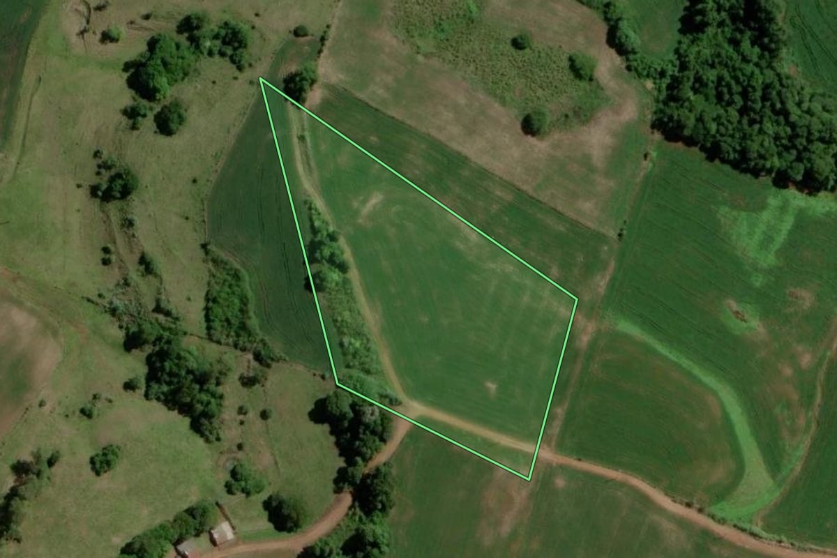 Imagem de satélite do imóvel rural em Catuípe (RS), com o contorno declarado no CAR desenhado por cima.