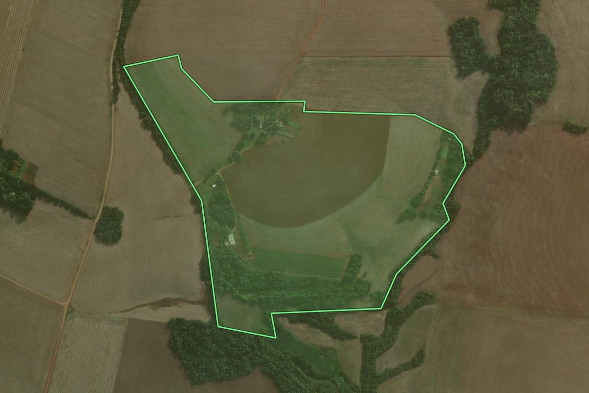 Imagem de satélite do imóvel rural em Catuípe (RS), com o contorno declarado no CAR desenhado por cima.