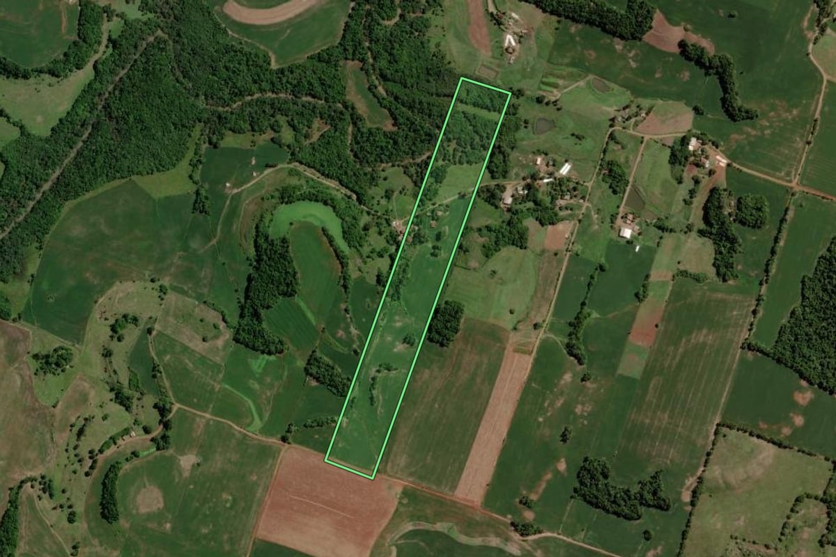Imagem de satélite do imóvel rural em Catuípe (RS), com o contorno declarado no CAR desenhado por cima.