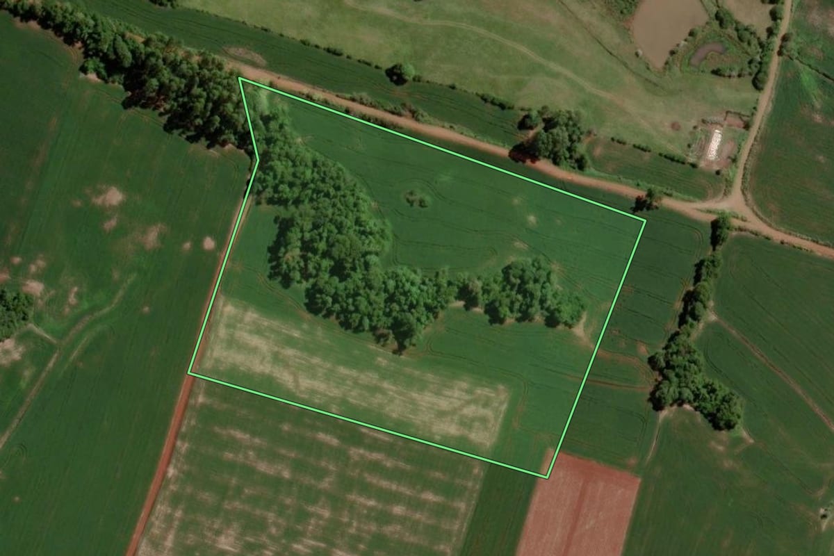 Imagem de satélite do imóvel rural em Catuípe (RS), com o contorno declarado no CAR desenhado por cima.