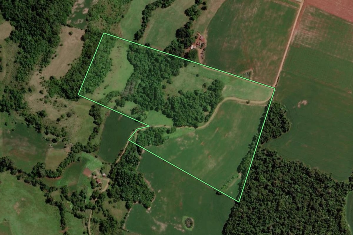Imagem de satélite do imóvel rural em Catuípe (RS), com o contorno declarado no CAR desenhado por cima.