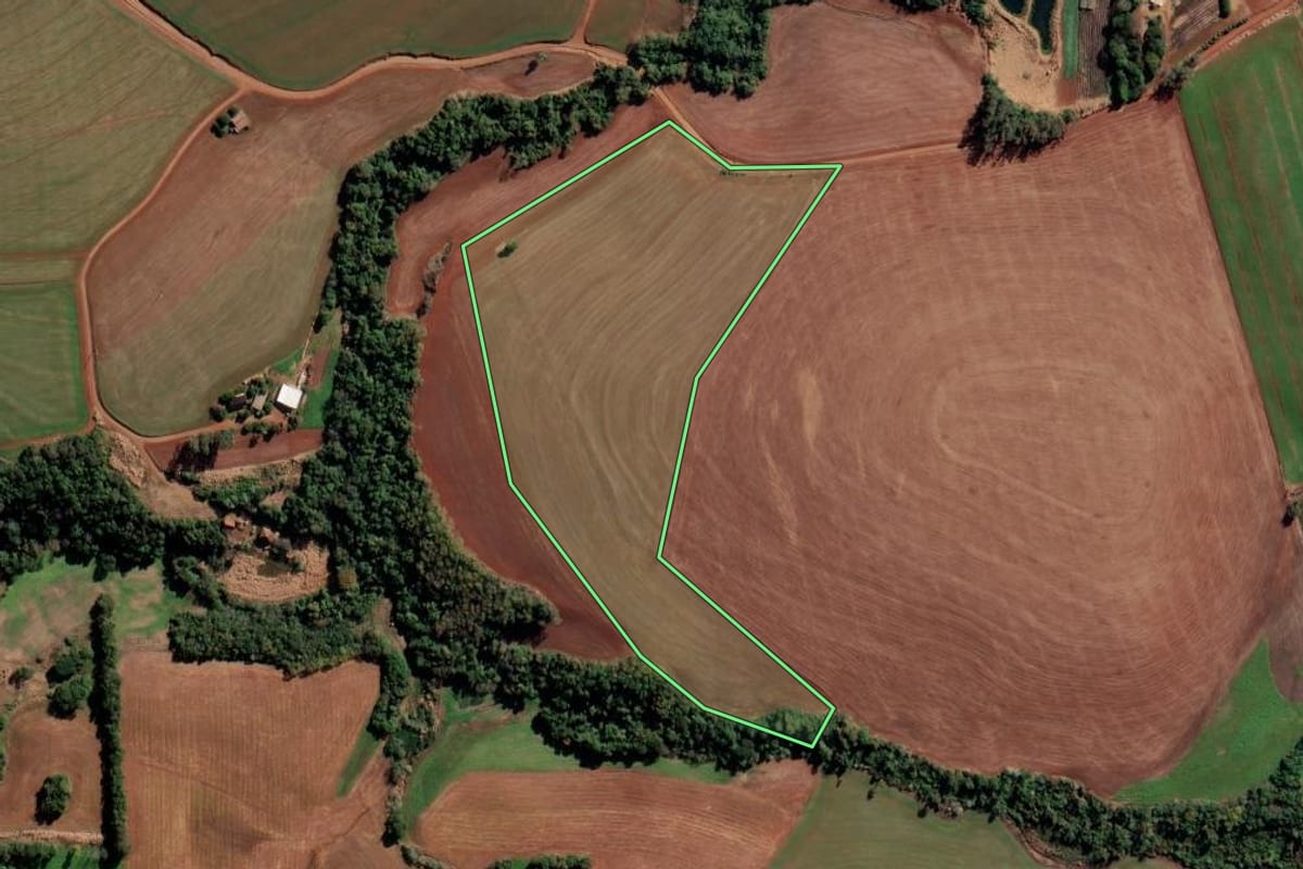 Imagem de satélite do imóvel rural em Catuípe (RS), com o contorno declarado no CAR desenhado por cima.