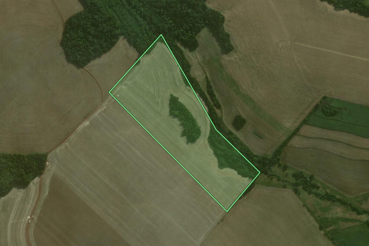Imagem de satélite do imóvel rural em Catuípe (RS), com o contorno declarado no CAR desenhado por cima.