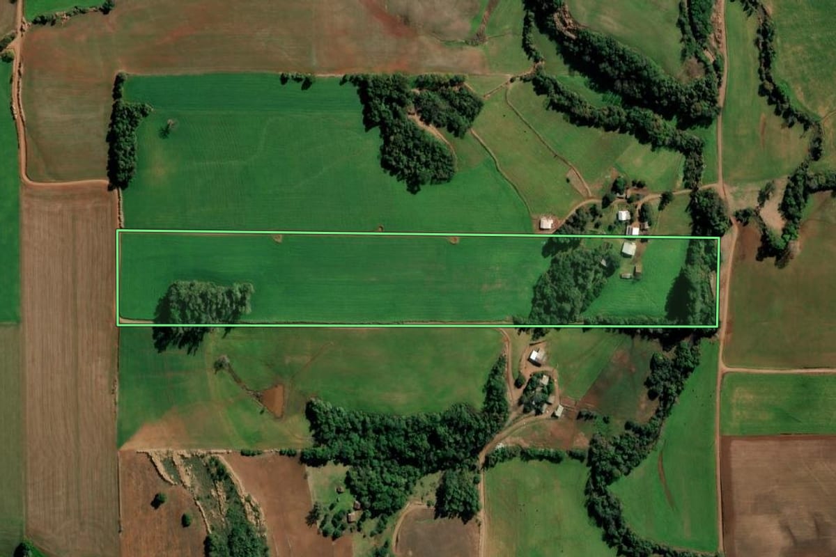 Imagem de satélite do imóvel rural em Catuípe (RS), com o contorno declarado no CAR desenhado por cima.