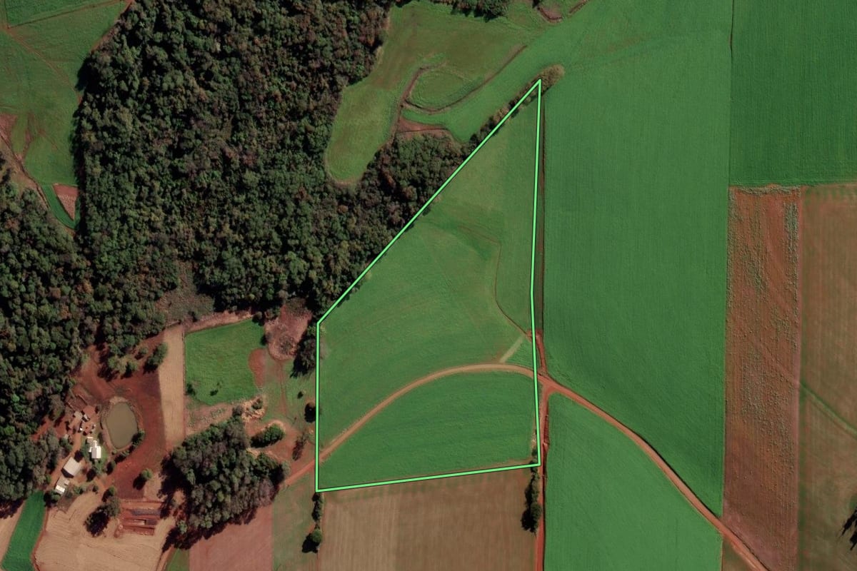 Imagem de satélite do imóvel rural em Catuípe (RS), com o contorno declarado no CAR desenhado por cima.