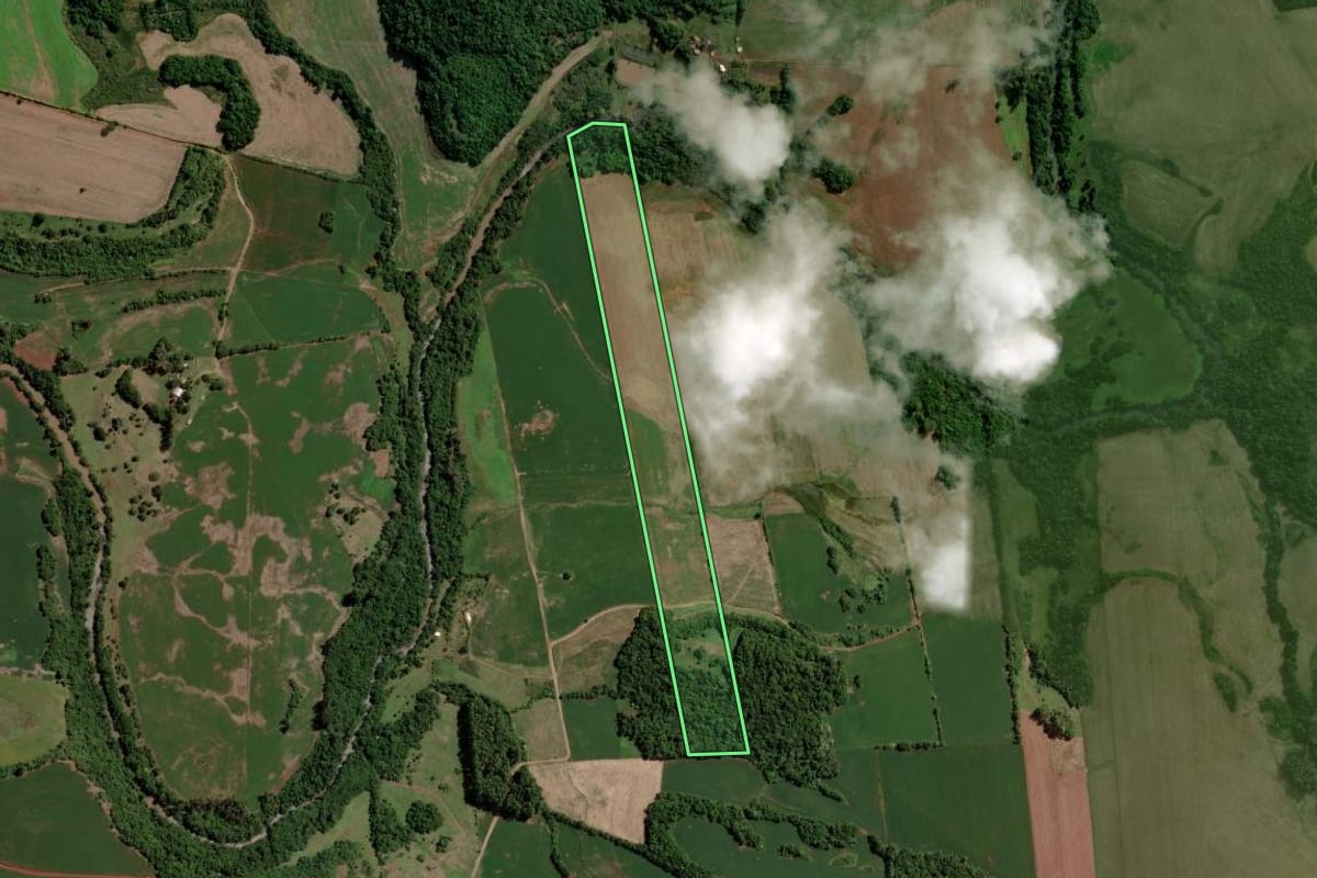 Imagem de satélite do imóvel rural em Catuípe (RS), com o contorno declarado no CAR desenhado por cima.