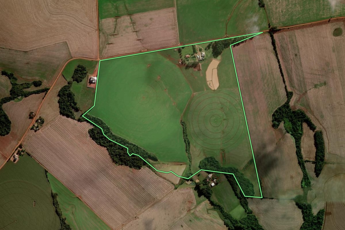 Imagem de satélite do imóvel rural em Catuípe (RS), com o contorno declarado no CAR desenhado por cima.
