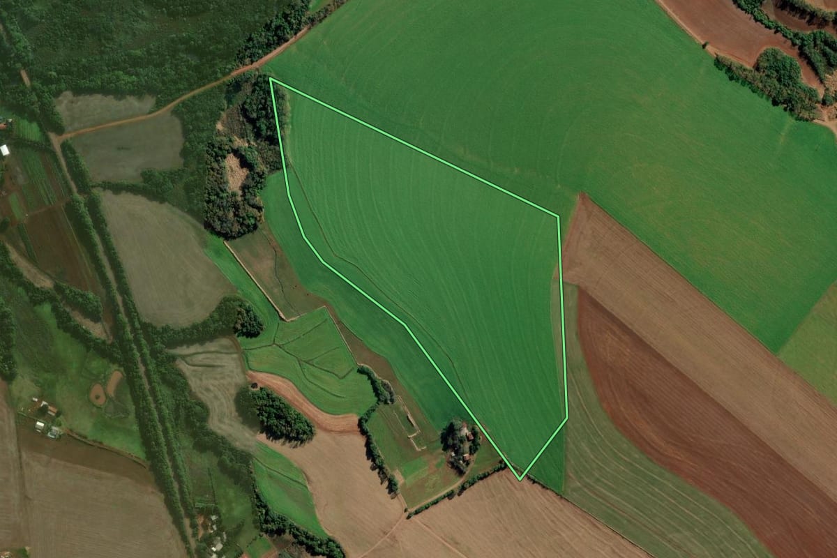 Imagem de satélite do imóvel rural em Catuípe (RS), com o contorno declarado no CAR desenhado por cima.