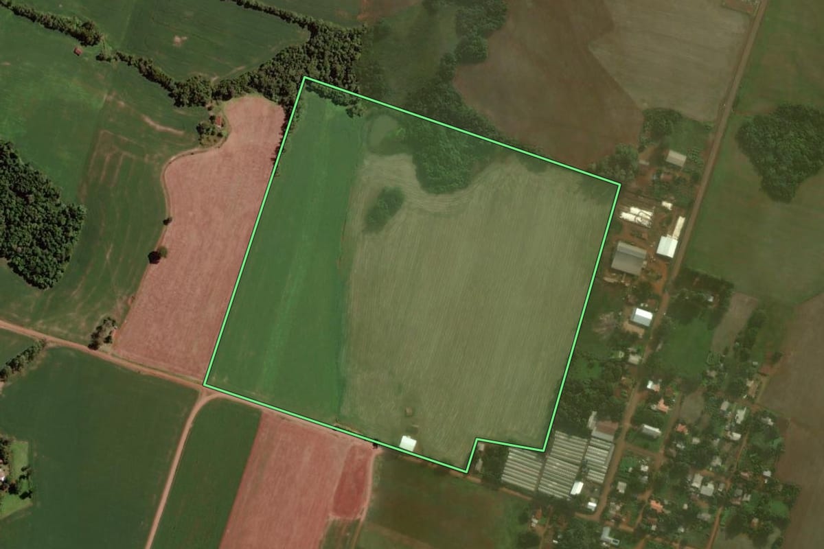 Imagem de satélite do imóvel rural em Catuípe (RS), com o contorno declarado no CAR desenhado por cima.