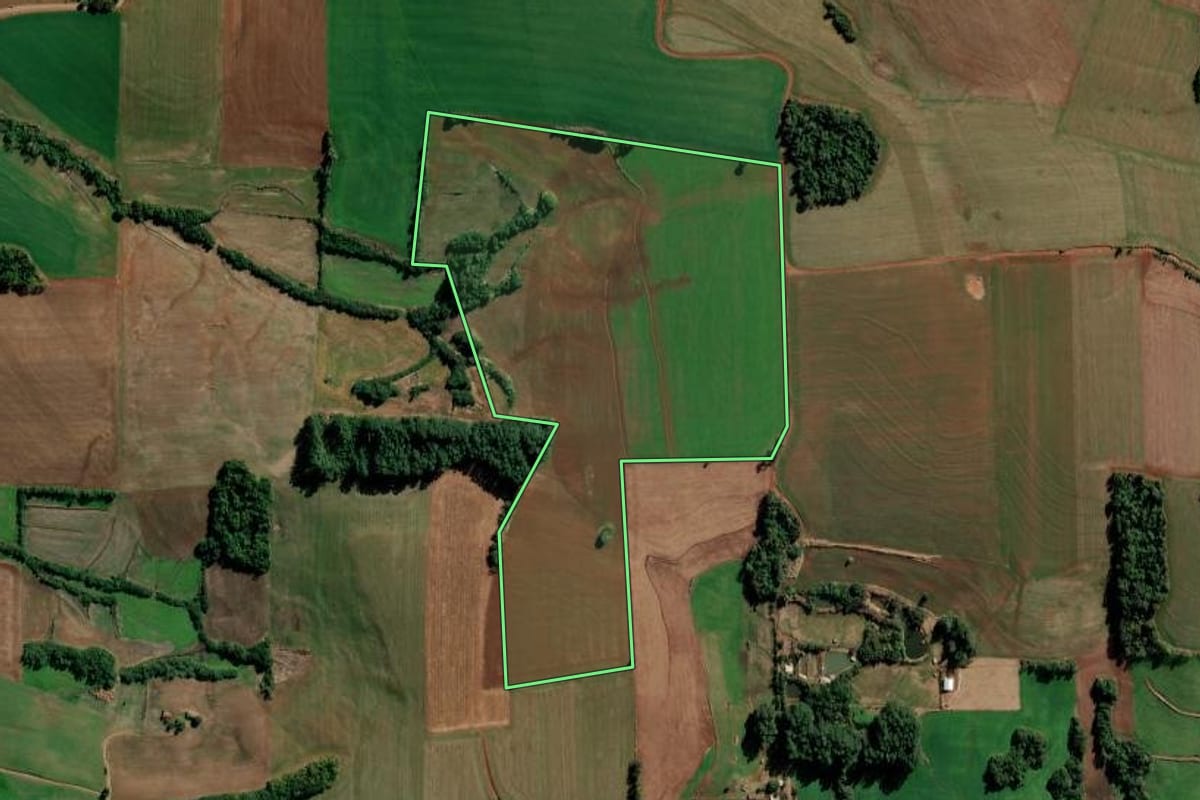 Imagem de satélite do imóvel rural em Catuípe (RS), com o contorno declarado no CAR desenhado por cima.