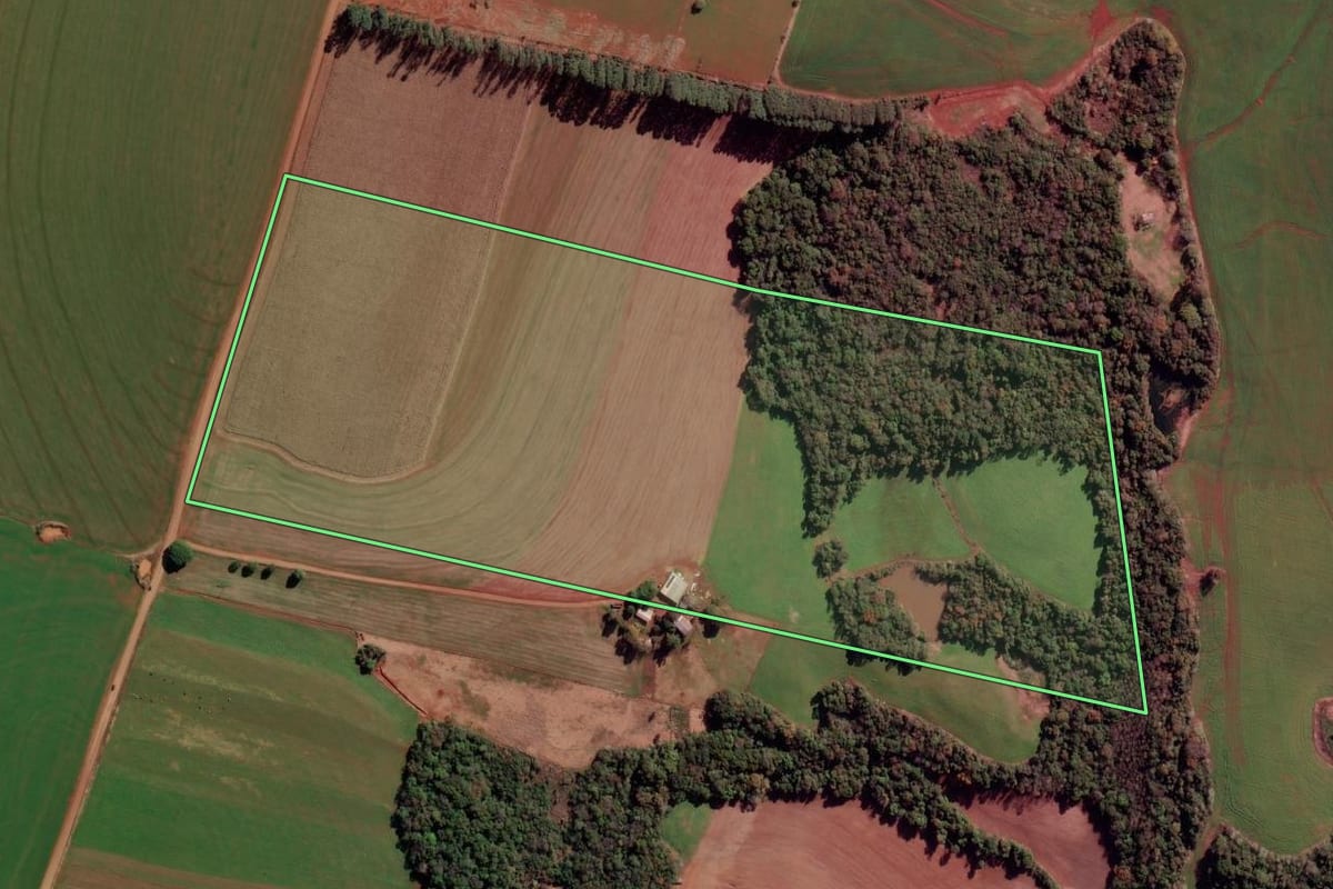 Imagem de satélite do imóvel rural em Catuípe (RS), com o contorno declarado no CAR desenhado por cima.