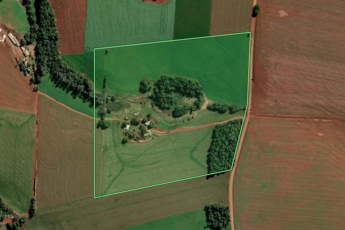 Imagem de satélite do imóvel rural em Catuípe (RS), com o contorno declarado no CAR desenhado por cima.