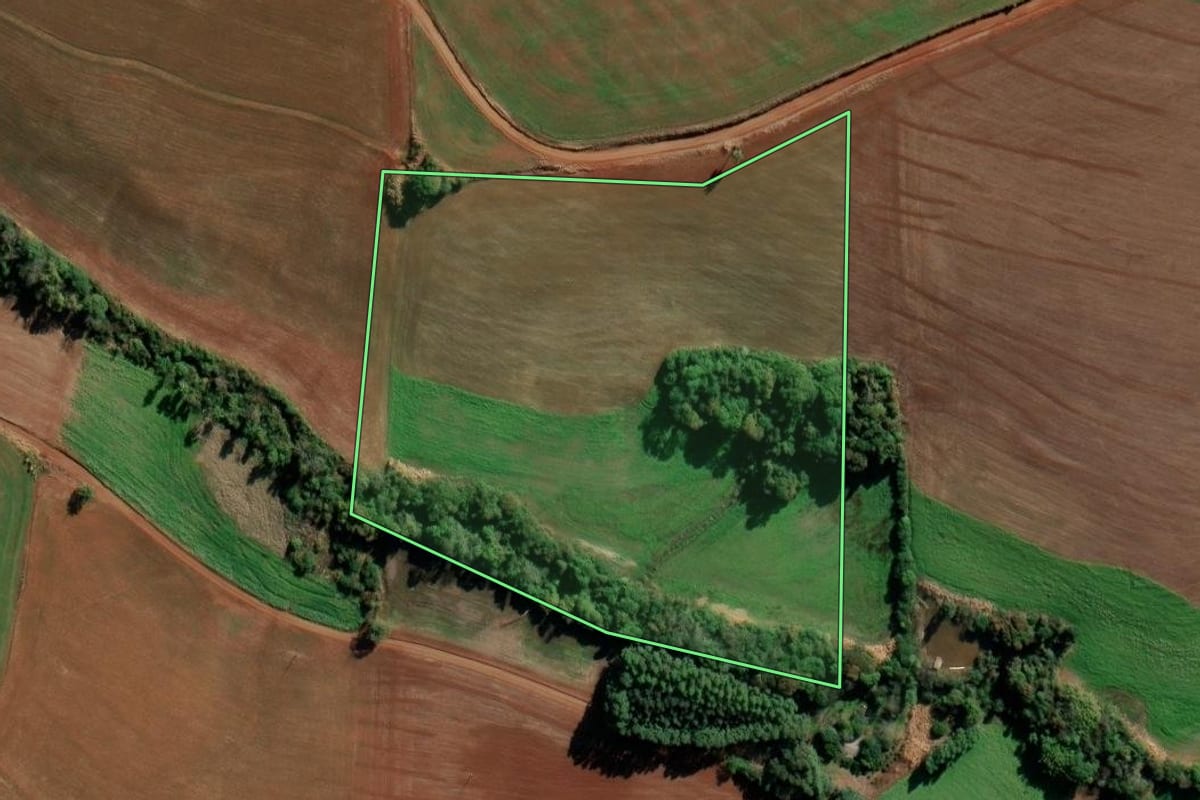 Imagem de satélite do imóvel rural em Catuípe (RS), com o contorno declarado no CAR desenhado por cima.