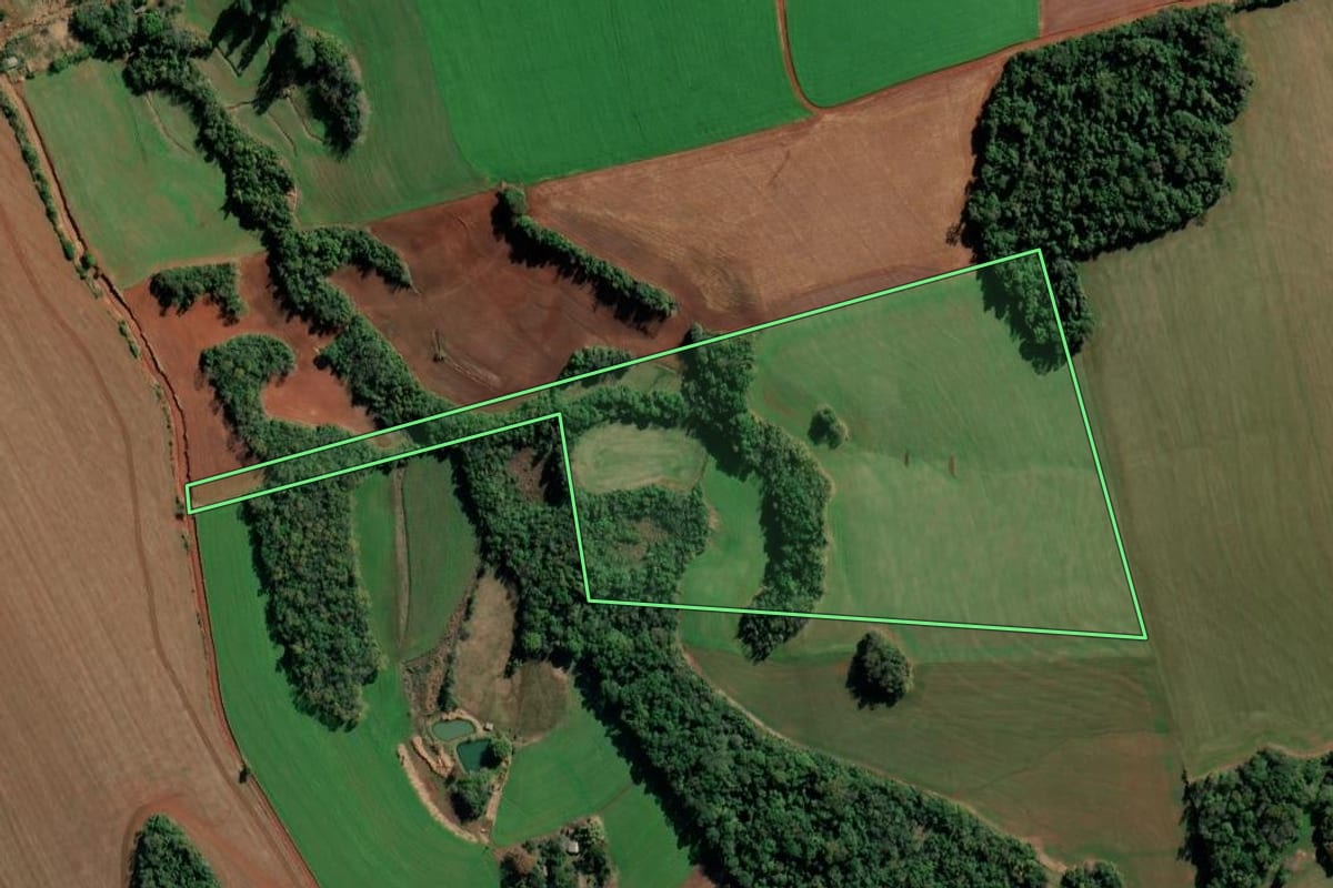 Imagem de satélite do imóvel rural em Catuípe (RS), com o contorno declarado no CAR desenhado por cima.