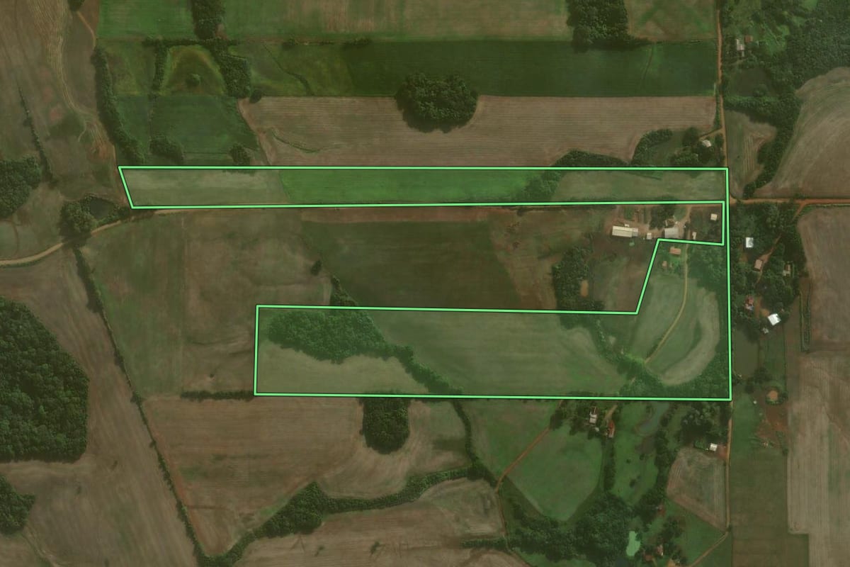 Imagem de satélite do imóvel rural em Catuípe (RS), com o contorno declarado no CAR desenhado por cima.