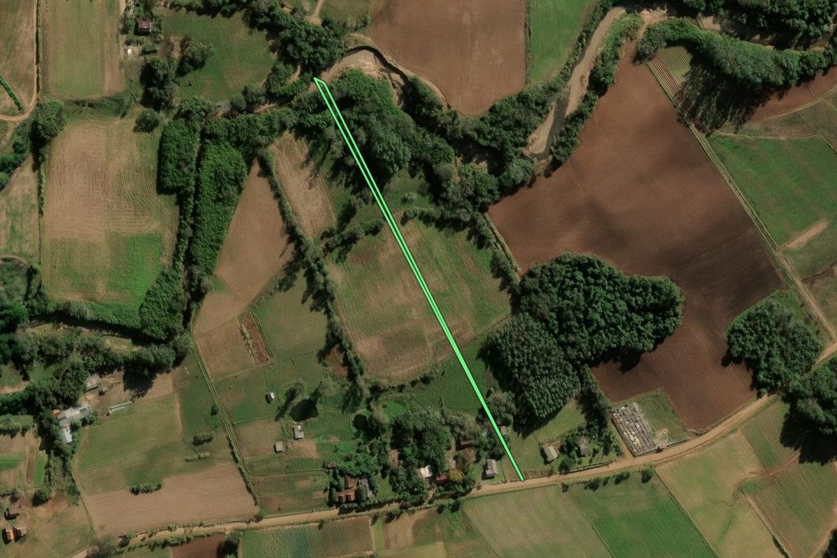 Imagem de satélite do imóvel rural em Cerro Branco (RS), com o contorno declarado no CAR desenhado por cima.