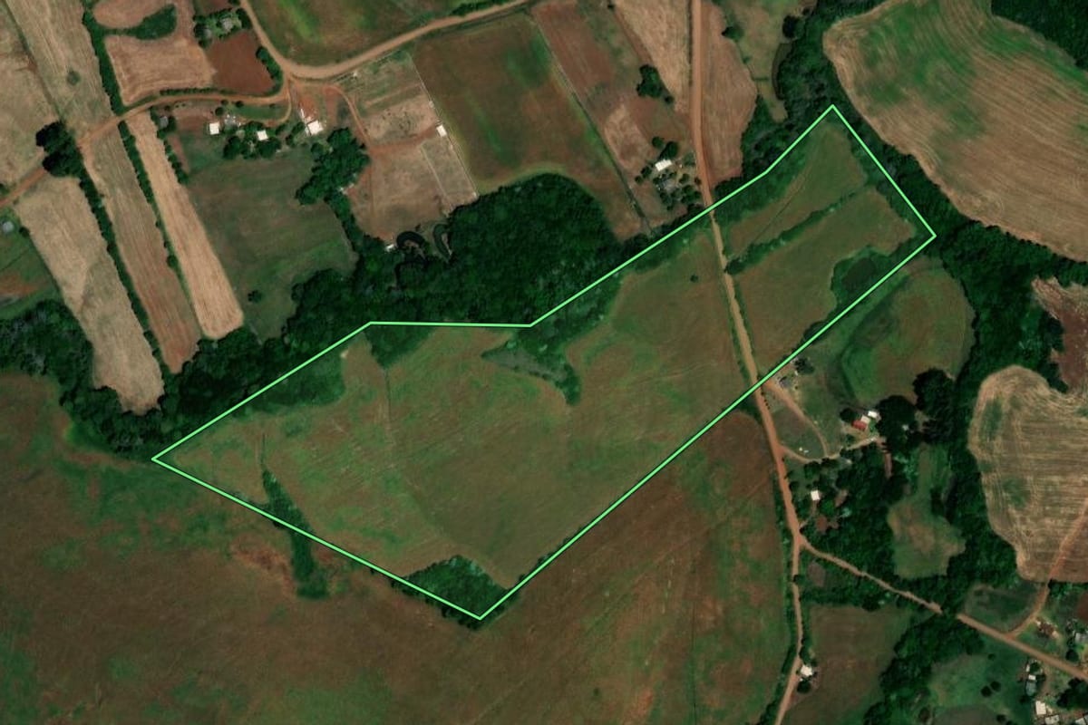 Imagem de satélite do imóvel rural em Cerro Grande (RS), com o contorno declarado no CAR desenhado por cima.