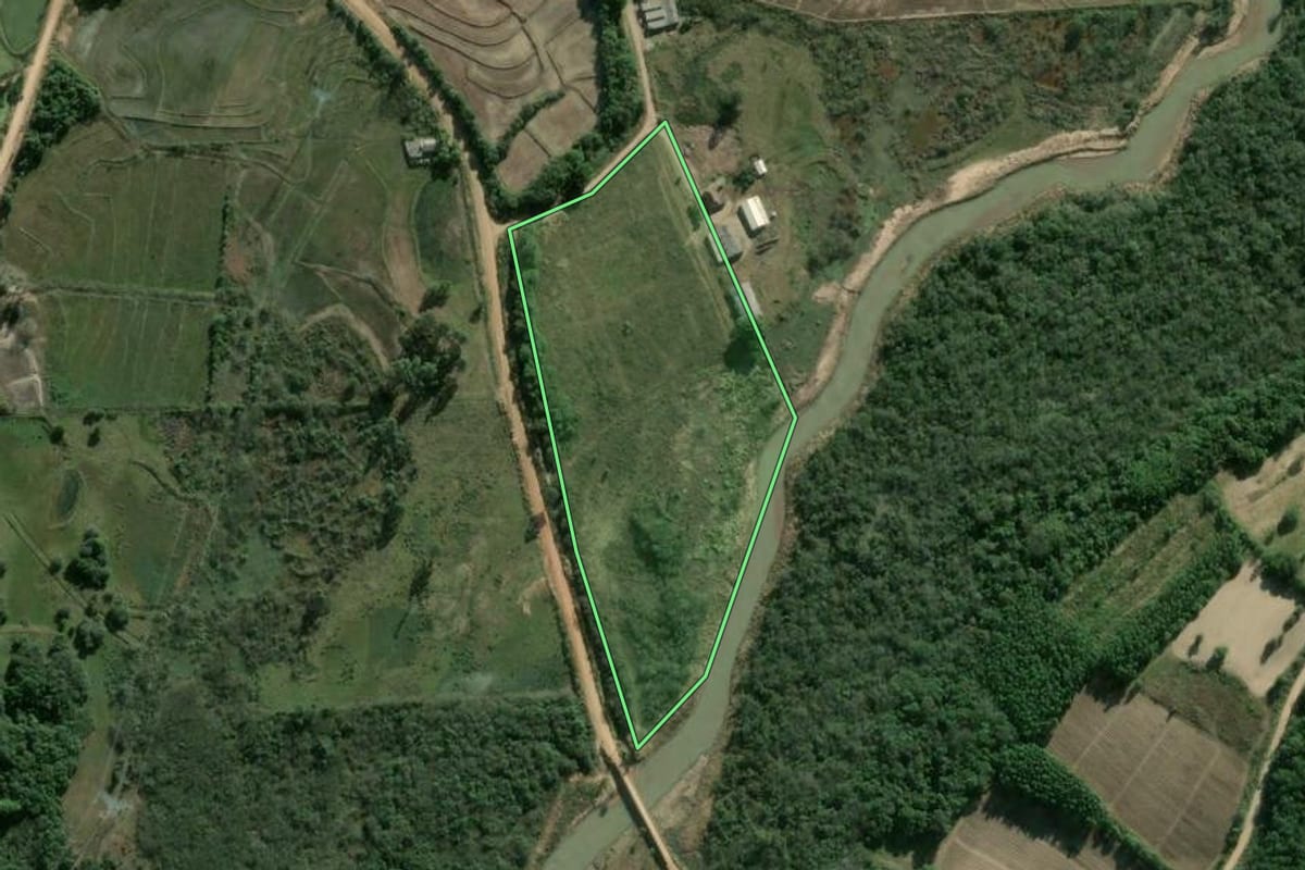 Imagem de satélite do imóvel rural em Cerro Grande do Sul (RS), com o contorno declarado no CAR desenhado por cima.