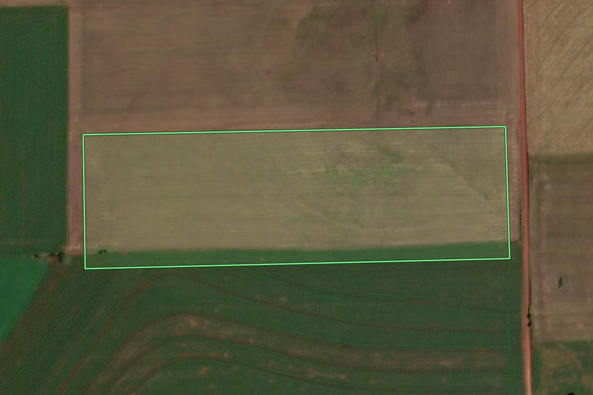 Imagem de satélite do imóvel rural em Cerro Largo (RS), com o contorno declarado no CAR desenhado por cima.
