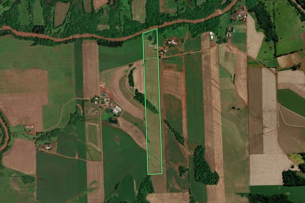 Imagem de satélite do imóvel rural em Cerro Largo (RS), com o contorno declarado no CAR desenhado por cima.