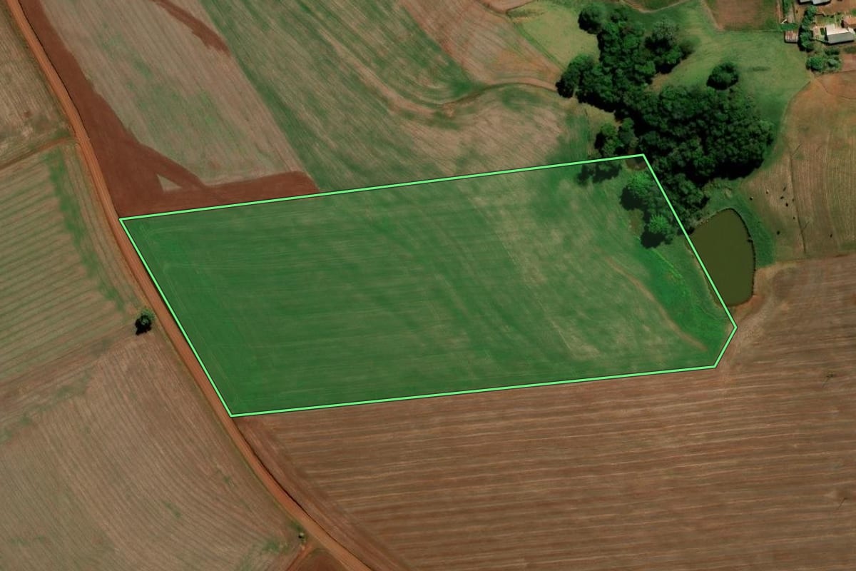 Imagem de satélite do imóvel rural em Chapada (RS), com o contorno declarado no CAR desenhado por cima.