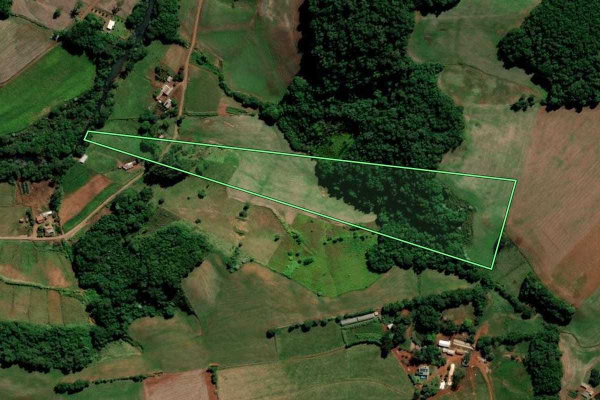 Imagem de satélite do imóvel rural em Chapada (RS), com o contorno declarado no CAR desenhado por cima.