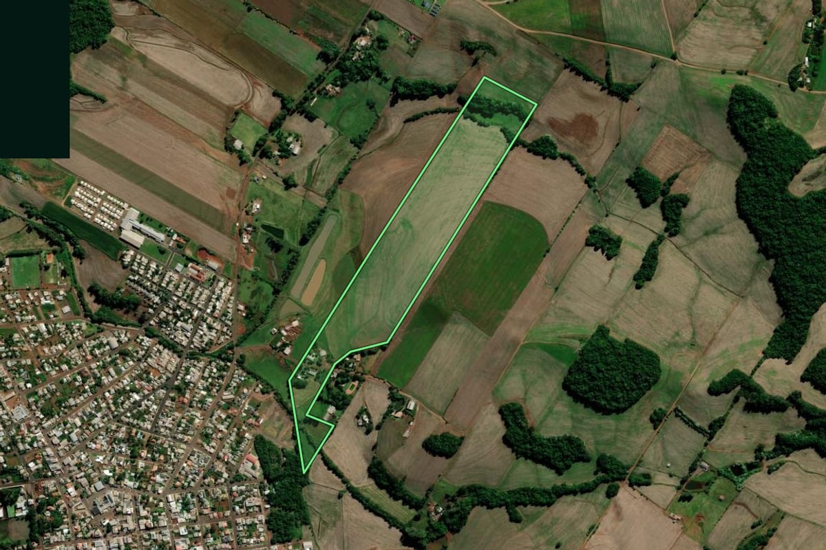 Imagem de satélite do imóvel rural em Chapada (RS), com o contorno declarado no CAR desenhado por cima.