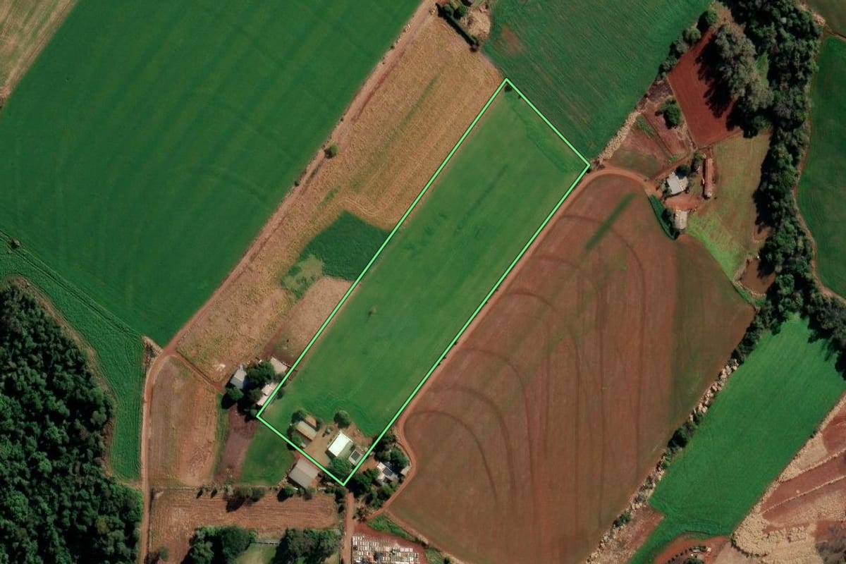 Imagem de satélite do imóvel rural em Chiapetta (RS), com o contorno declarado no CAR desenhado por cima.