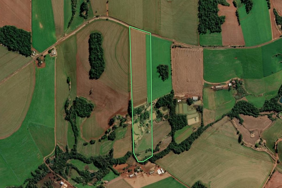 Imagem de satélite do imóvel rural em Chiapetta (RS), com o contorno declarado no CAR desenhado por cima.