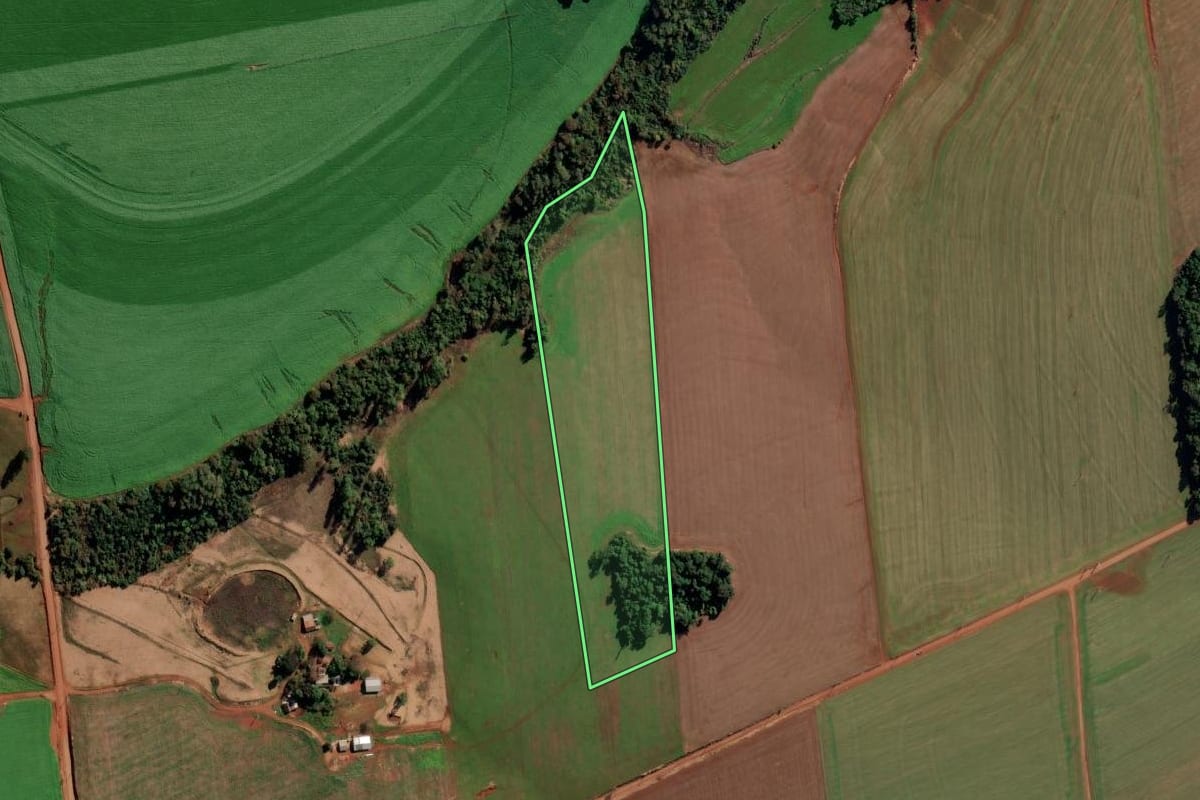 Imagem de satélite do imóvel rural em Chiapetta (RS), com o contorno declarado no CAR desenhado por cima.