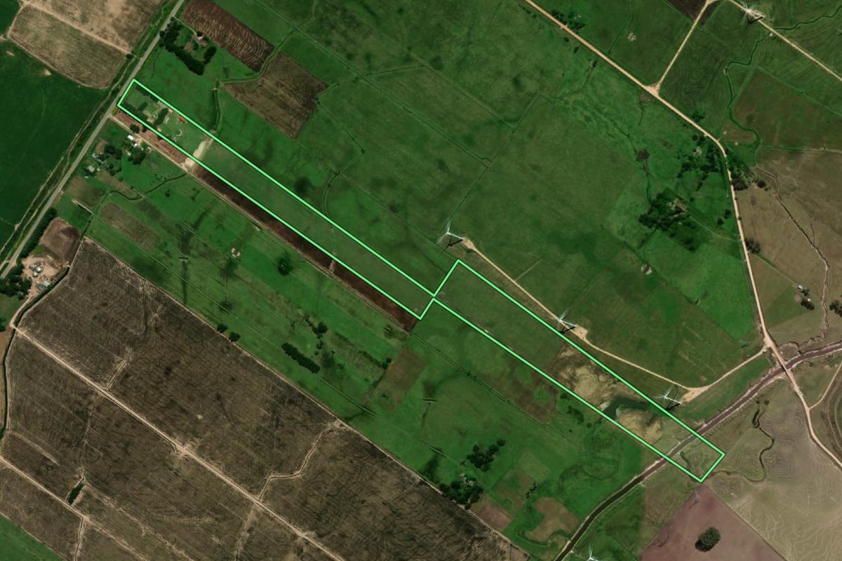 Imagem de satélite do imóvel rural em Chuí (RS), com o contorno declarado no CAR desenhado por cima.