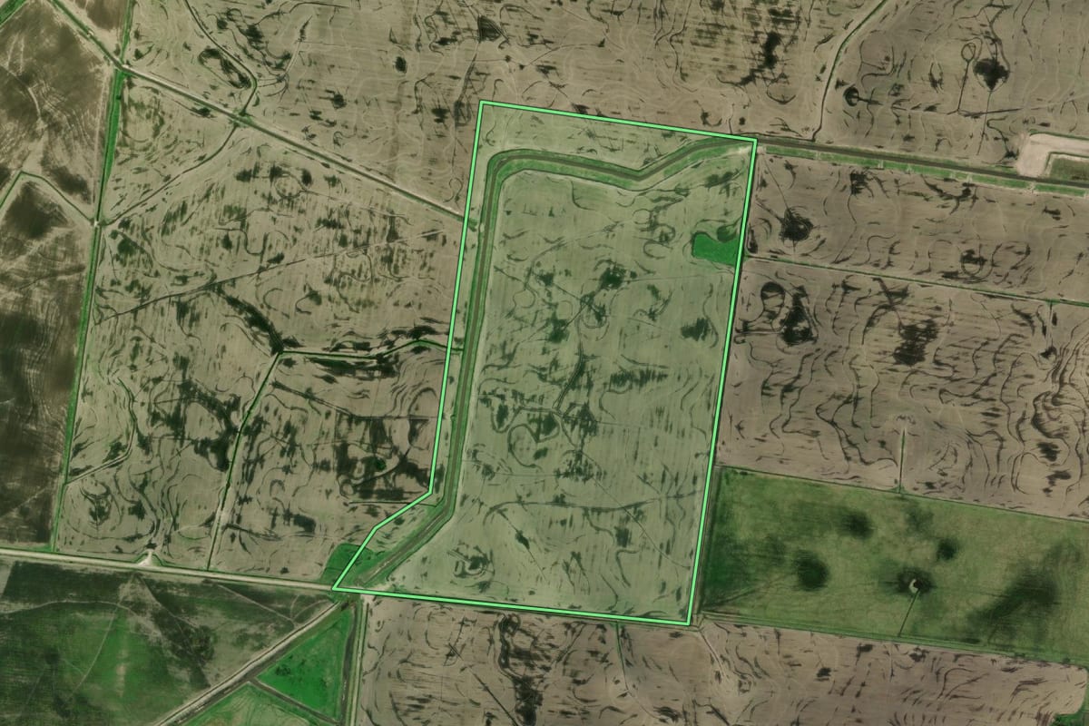 Imagem de satélite do imóvel rural em Chuí (RS), com o contorno declarado no CAR desenhado por cima.
