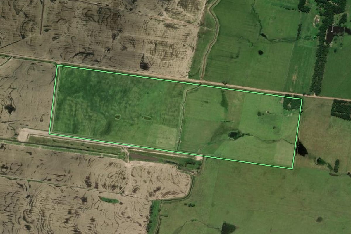 Imagem de satélite do imóvel rural em Chuí (RS), com o contorno declarado no CAR desenhado por cima.