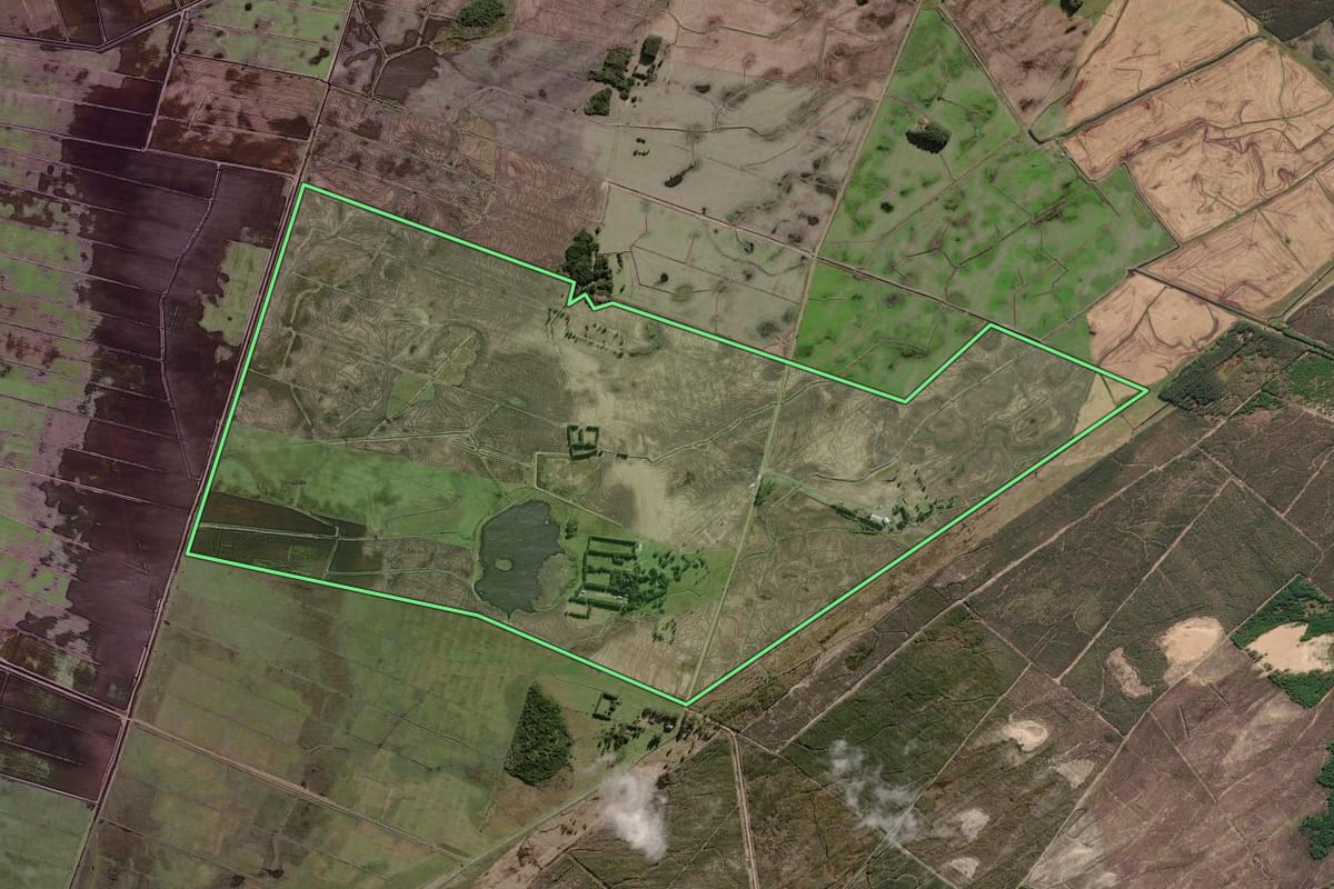 Imagem de satélite do imóvel rural em Cidreira (RS), com o contorno declarado no CAR desenhado por cima.