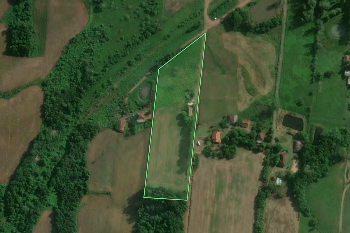 Imagem de satélite do imóvel rural em Colinas (RS), com o contorno declarado no CAR desenhado por cima.