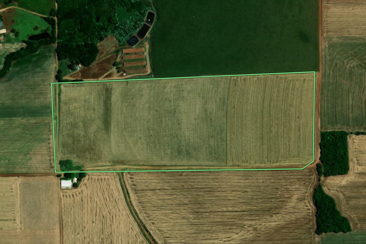 Imagem de satélite do imóvel rural em Colorado (RS), com o contorno declarado no CAR desenhado por cima.