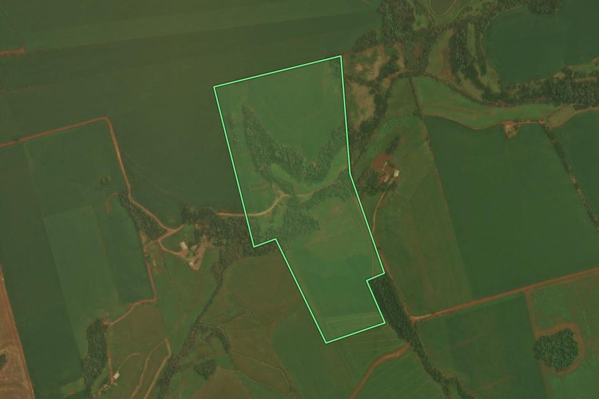 Imagem de satélite do imóvel rural em Colorado (RS), com o contorno declarado no CAR desenhado por cima.