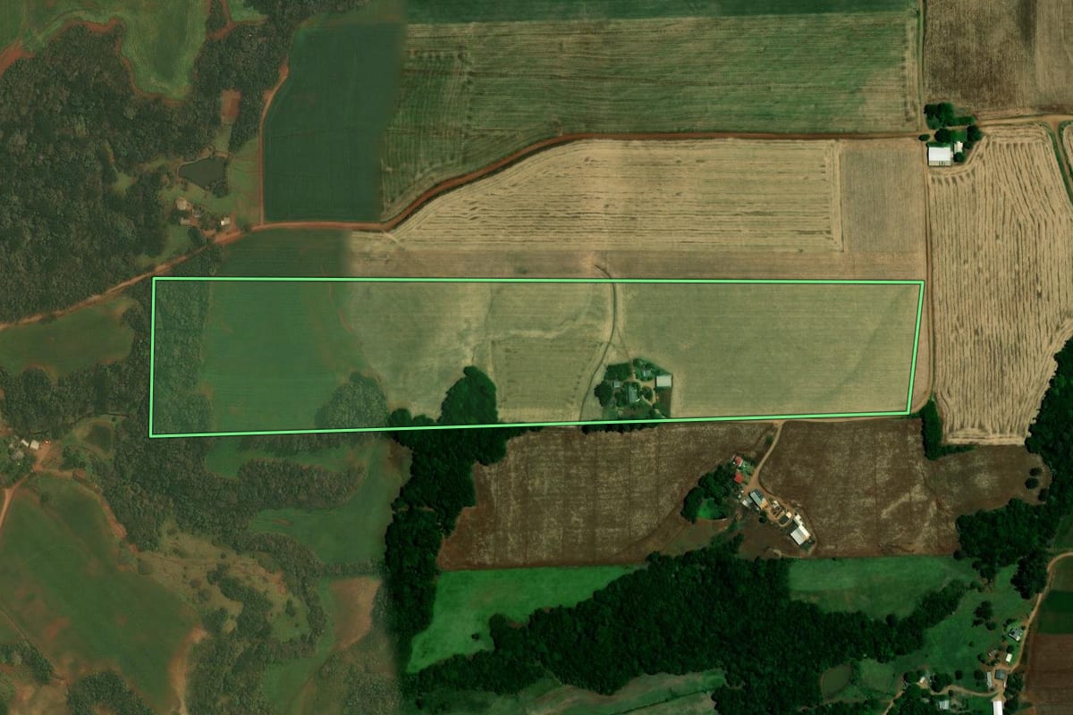 Imagem de satélite do imóvel rural em Colorado (RS), com o contorno declarado no CAR desenhado por cima.